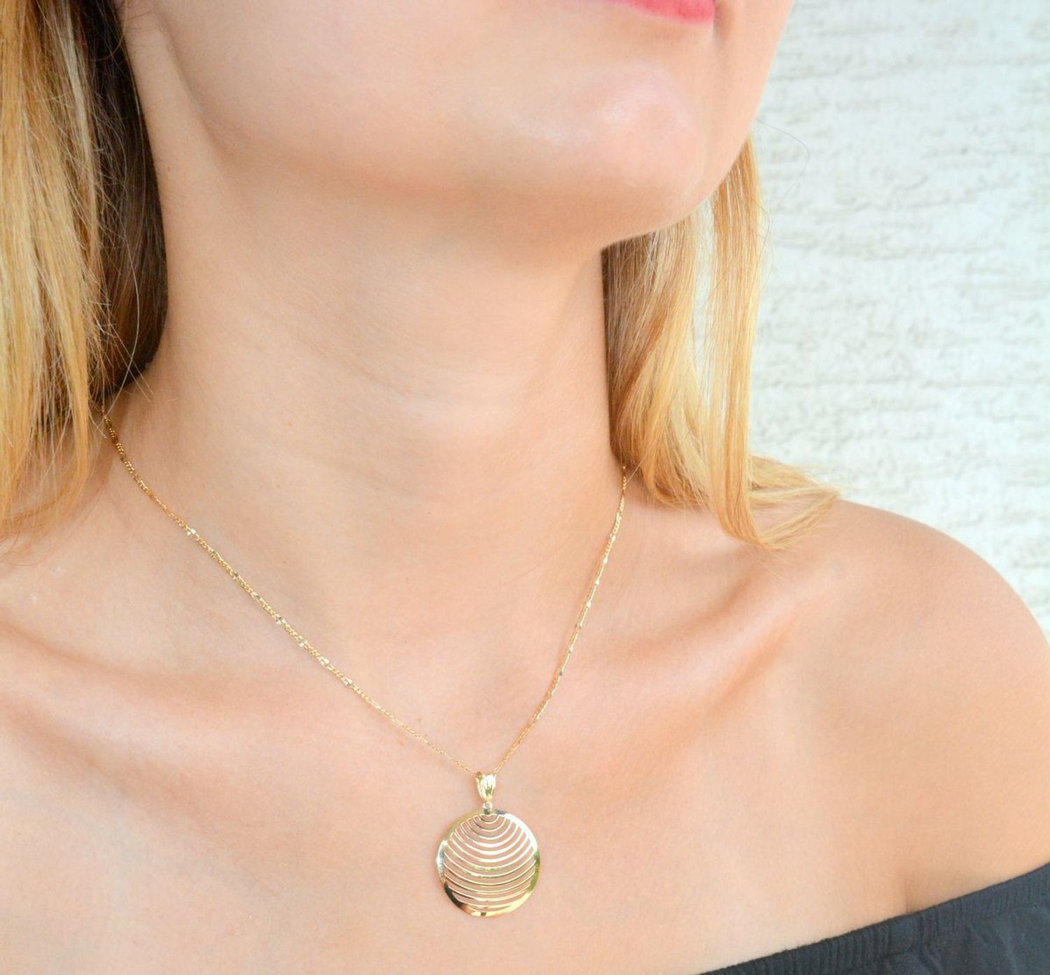 Złota zawieszka 375 klasyczne kółko ZA 7014 375.jpg